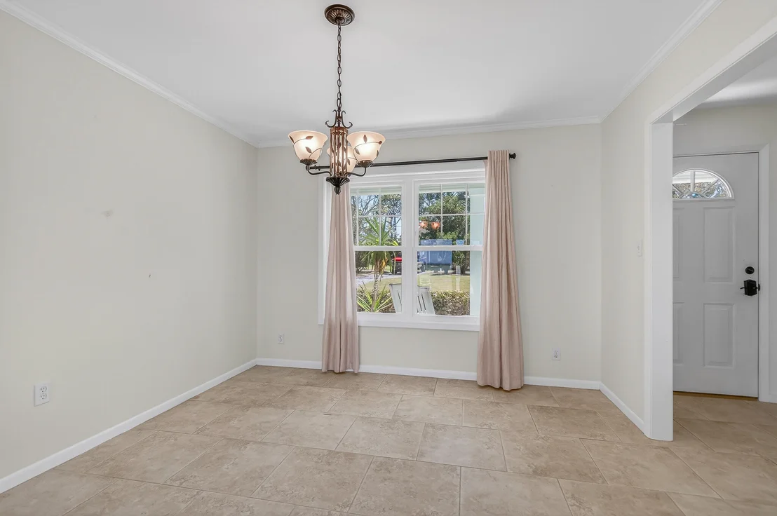 Photo of 186 Bayshore Drive