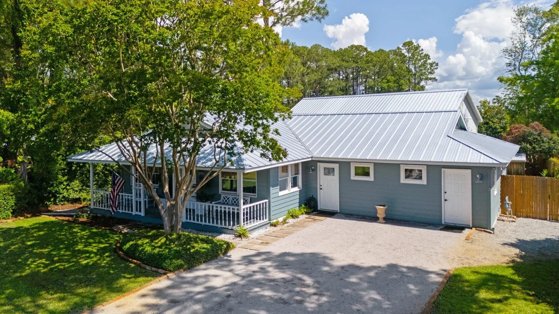 Photo of 850 Forest Shore Drive