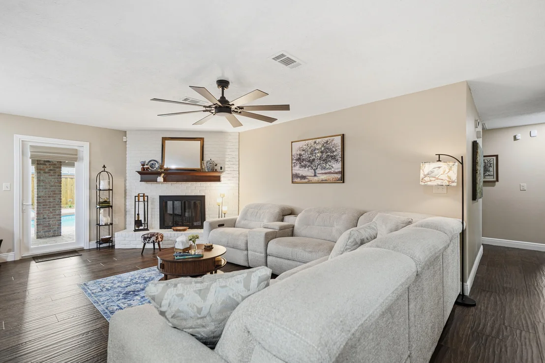 Photo of 18 Pebble Beach Drive