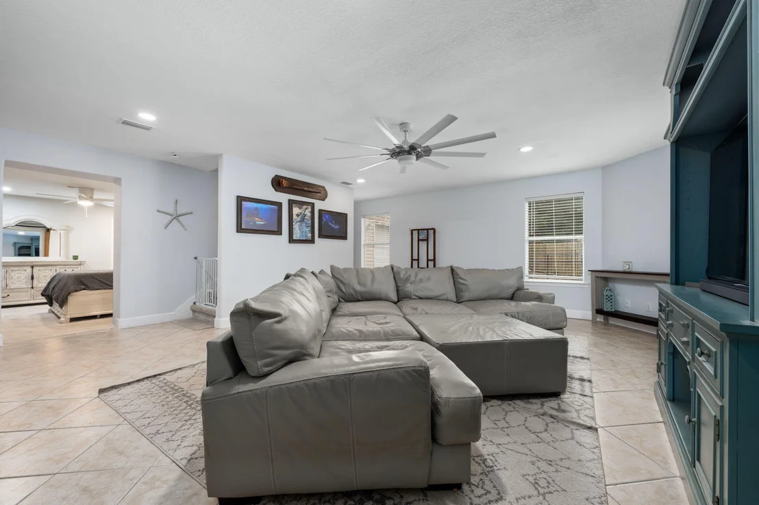 Photo of 255 Edge Avenue