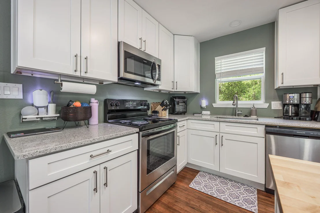 Photo of 161 W North Avenue
