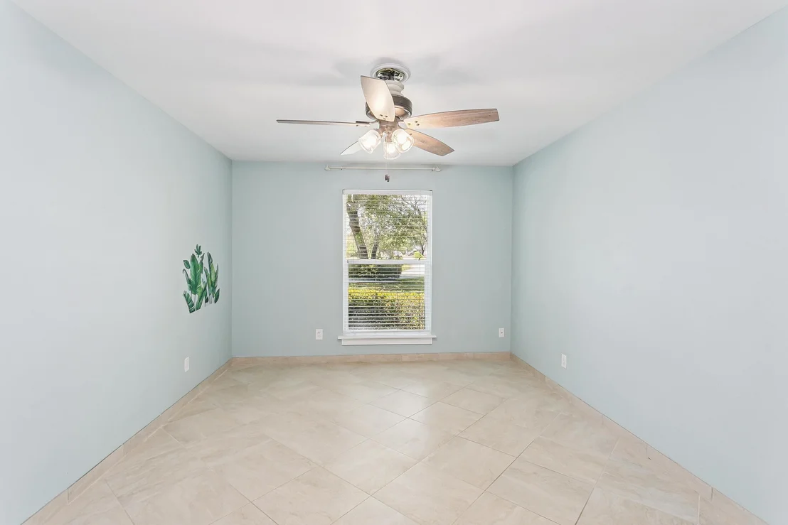Photo of 424 Dracena Way