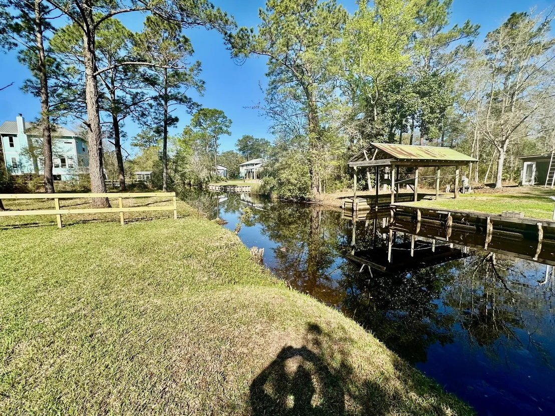 Photo of 444 Pitts Bayshore Drive