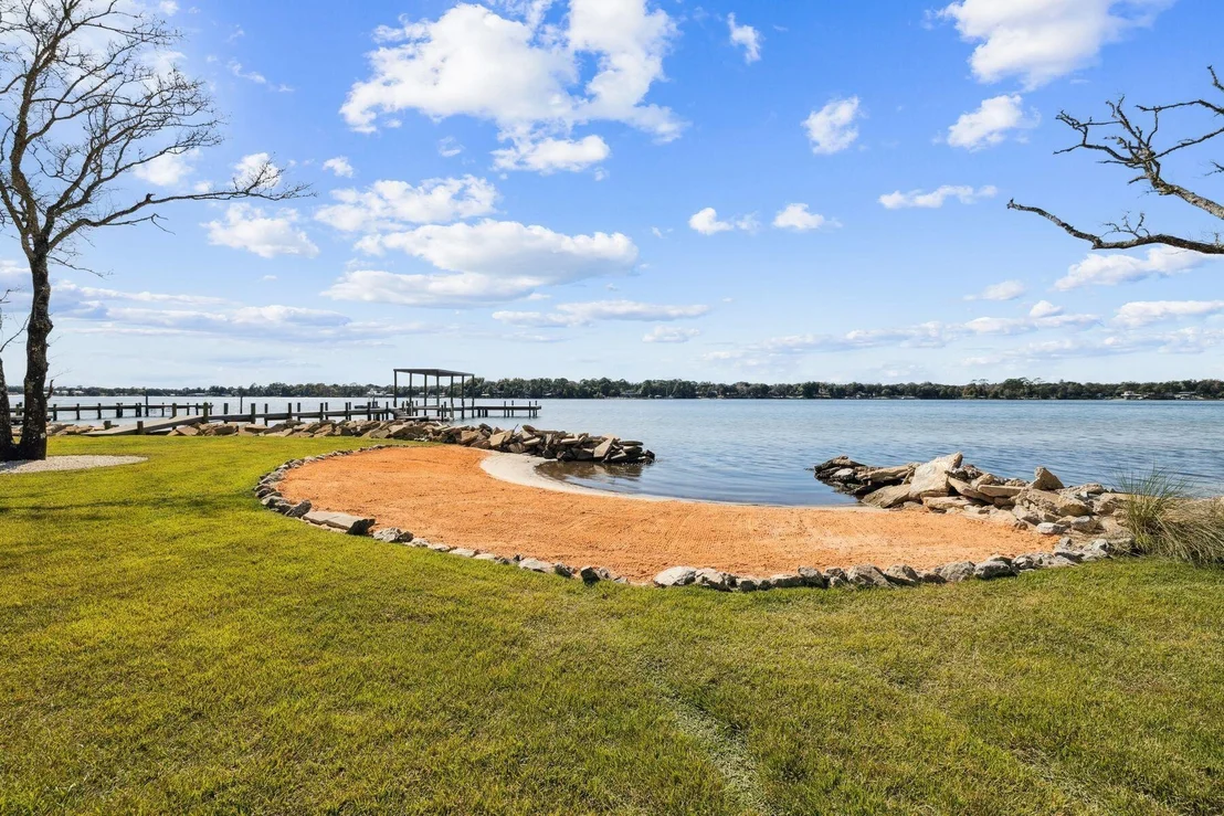 Photo of 1435 Bayshore Drive