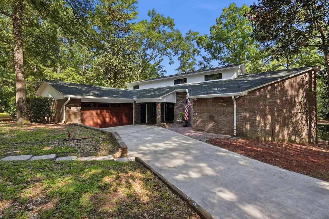 Photo of 5845 White Oak Drive