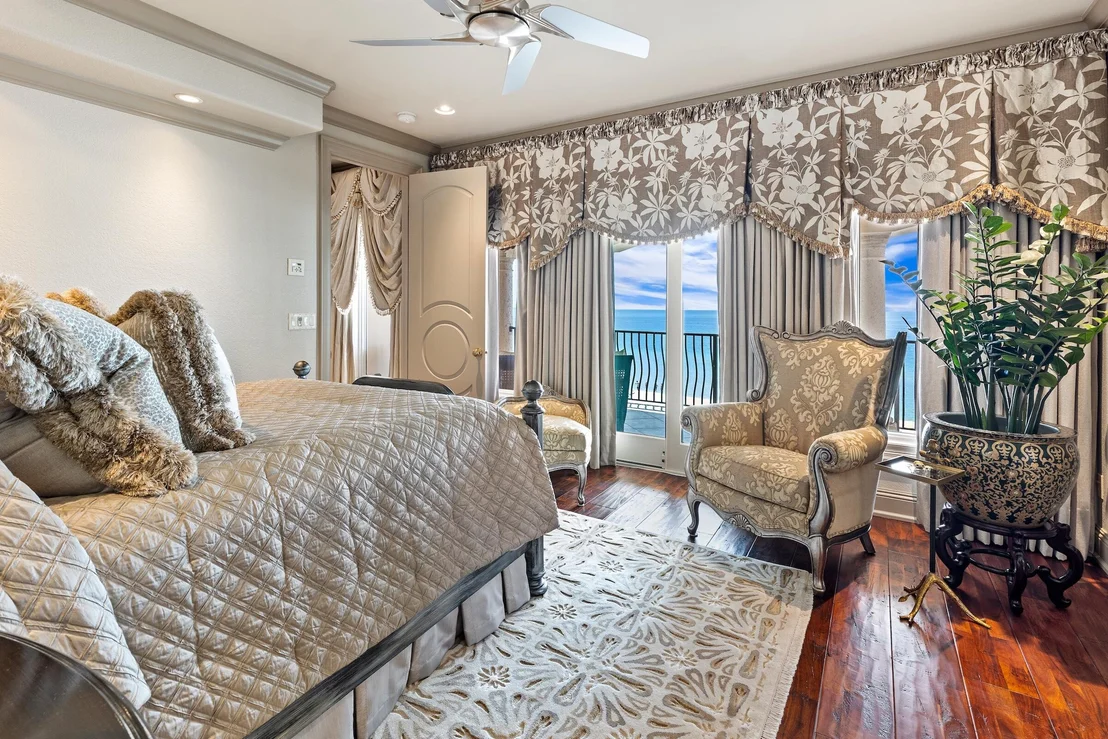 Photo of 4772 Ocean Boulevard