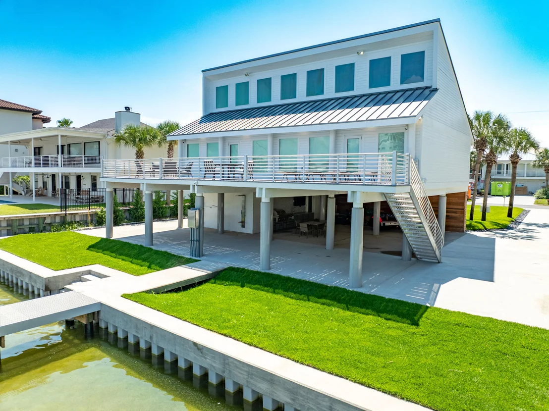 Photo of 611 Lagoon Drive