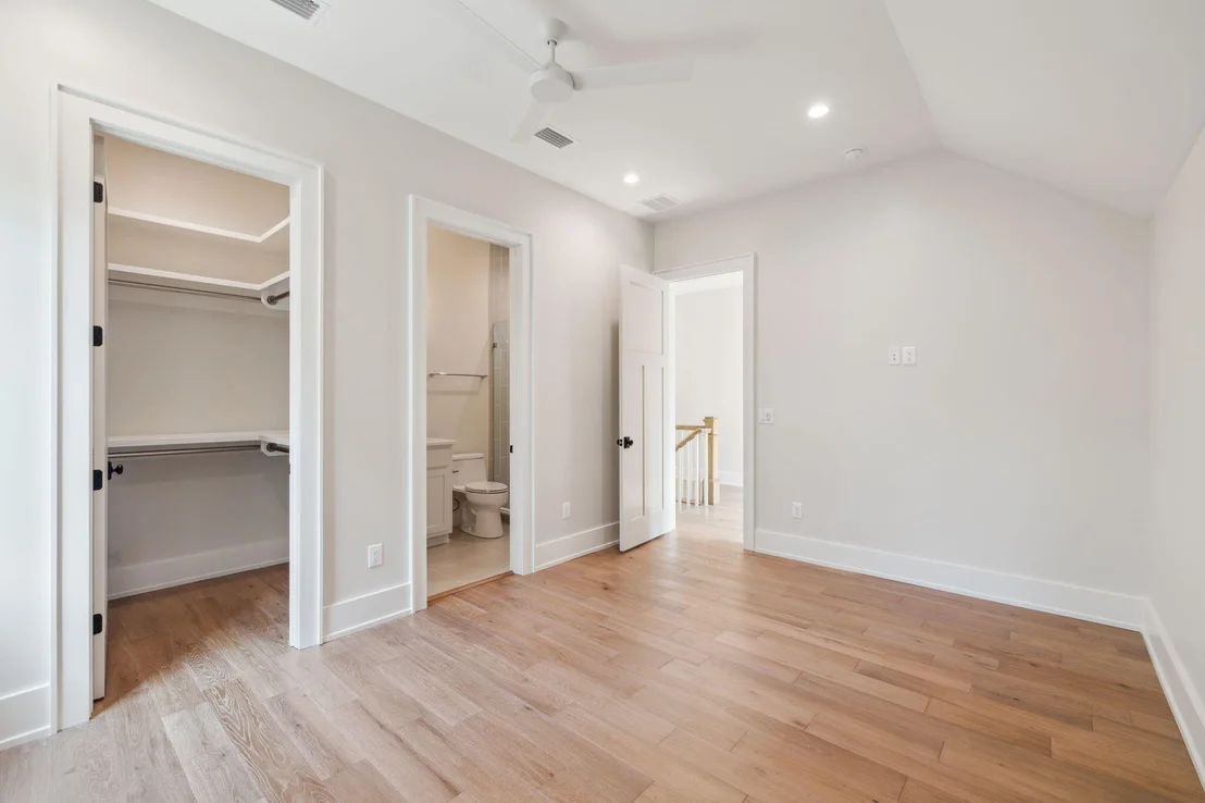 Photo of 122 Glade Boulevard
