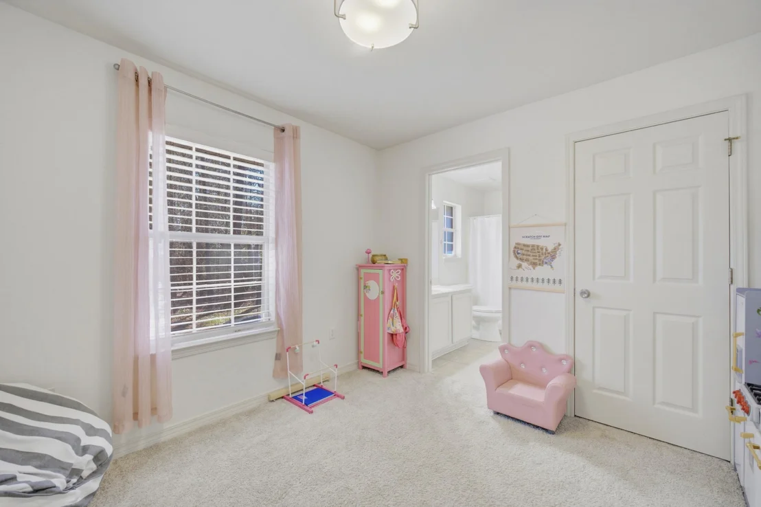 Photo of 346 Louise Circle