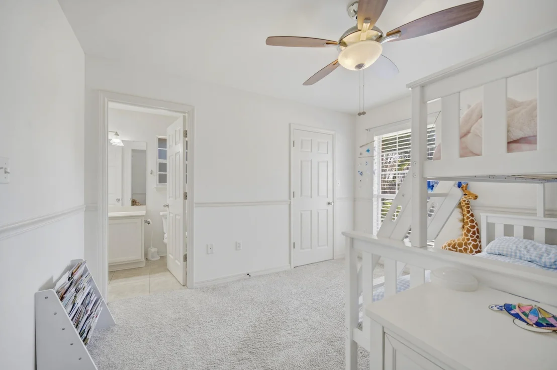 Photo of 346 Louise Circle