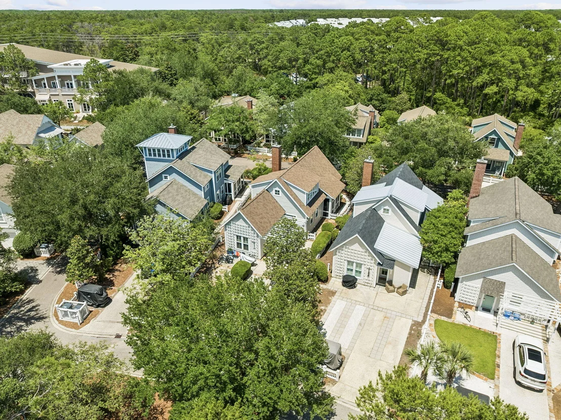 Photo of 230 Salt Box Lane