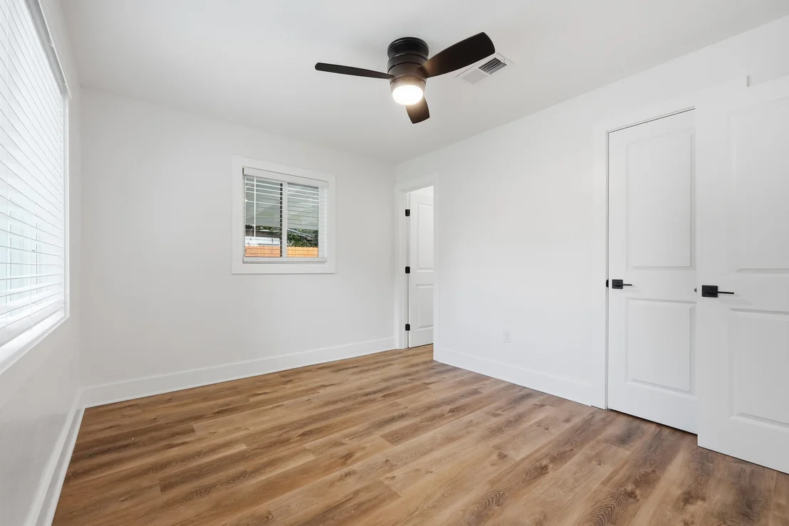 Photo of 640 Cornwall Terrace