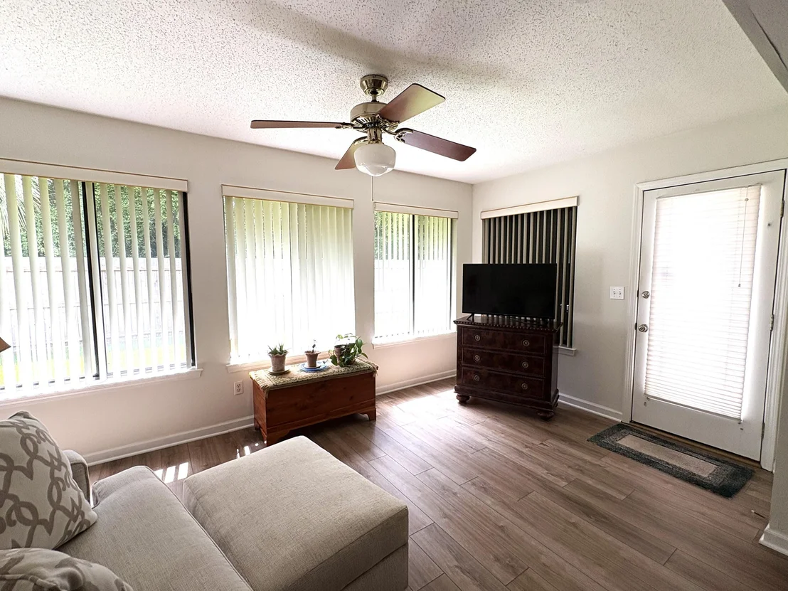 Photo of 110 Poplar Place