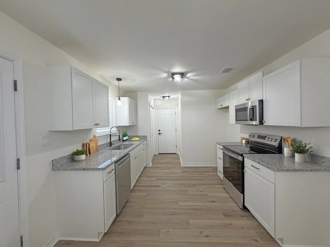 Photo of 6121 Robin Road