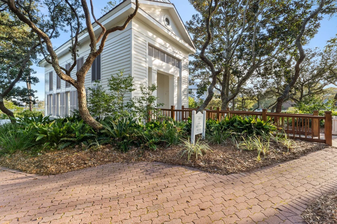 Photo of 323 Beachside Drive