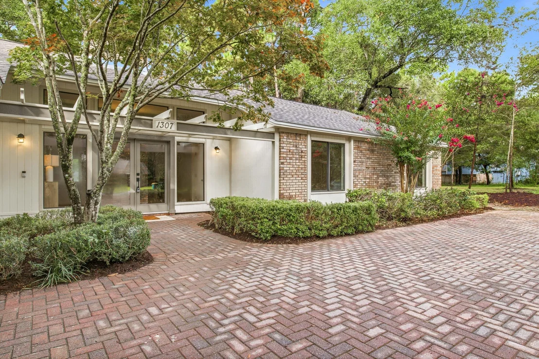 Photo of 1307 Windward Circle
