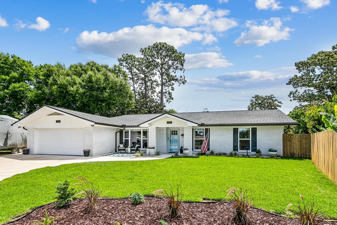 Photo of 1702 Green Palm Circle