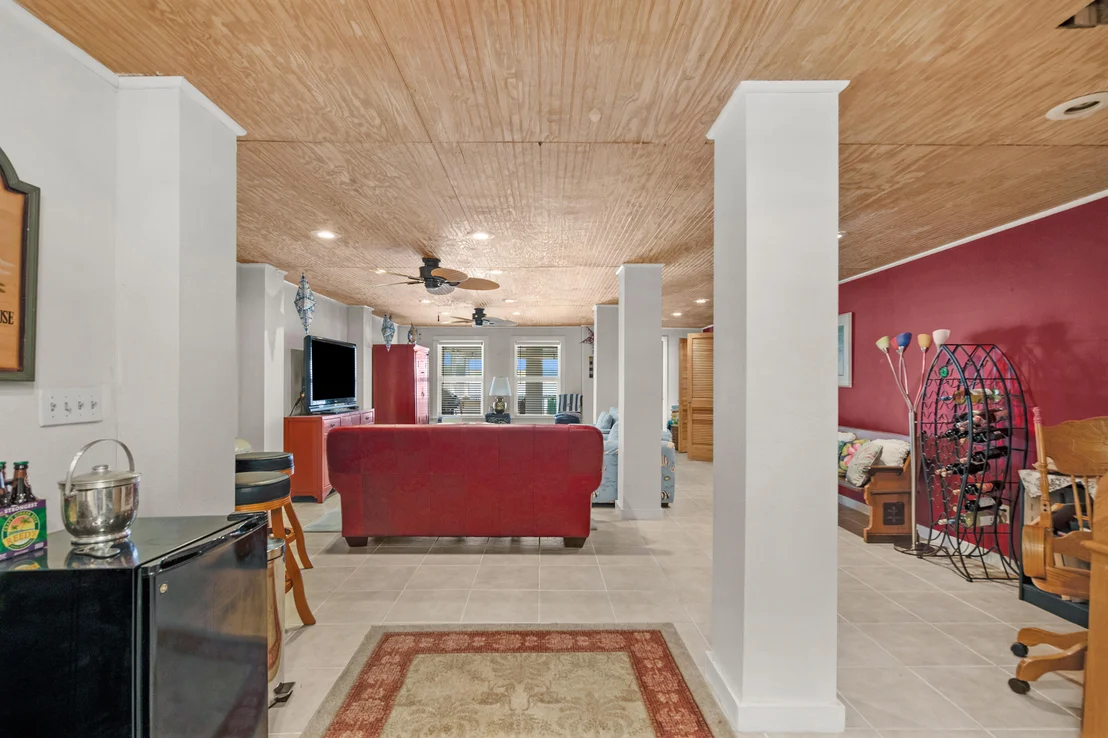 Photo of 1422 Lagrange Road