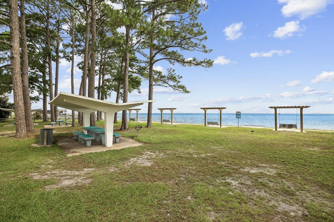 Photo of 1025 Forest Shore Drive