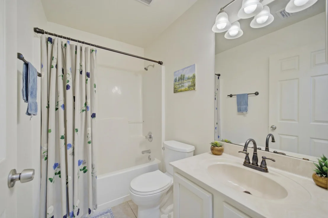 Photo of 346 Louise Circle