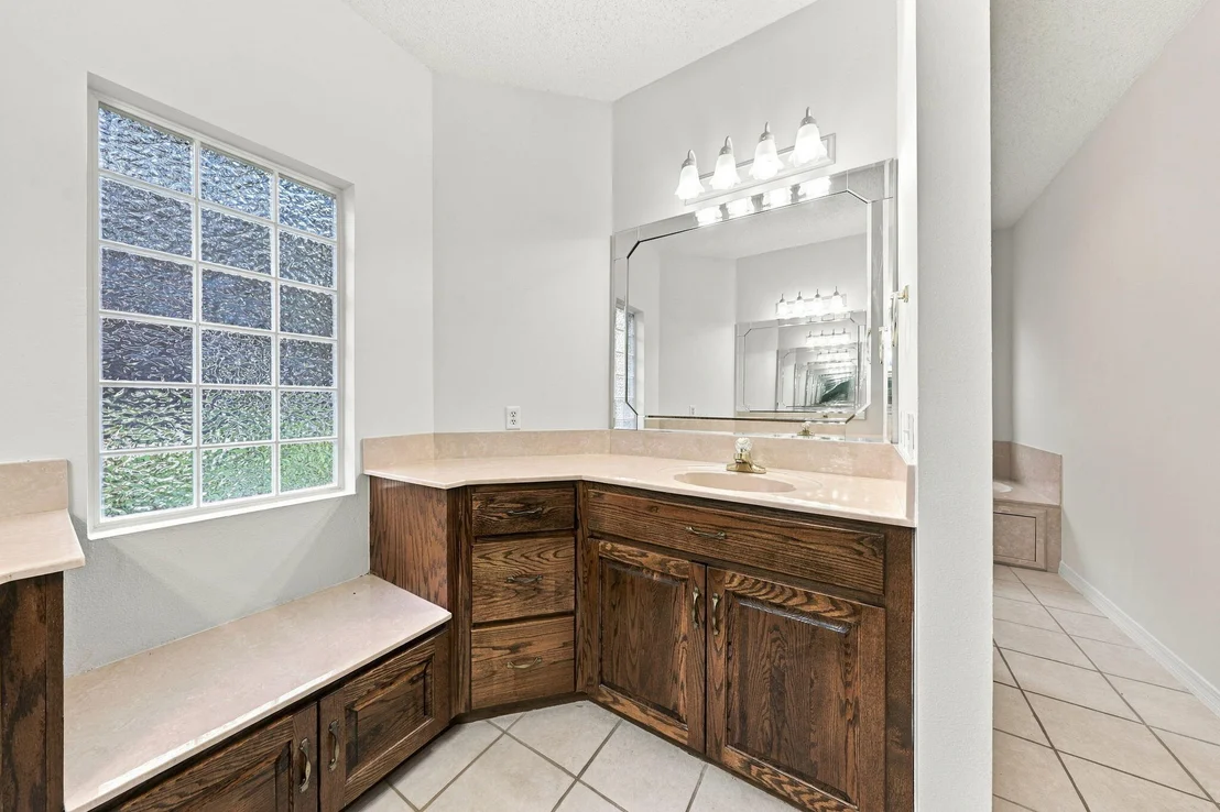 Photo of 521 Shoal River Drive