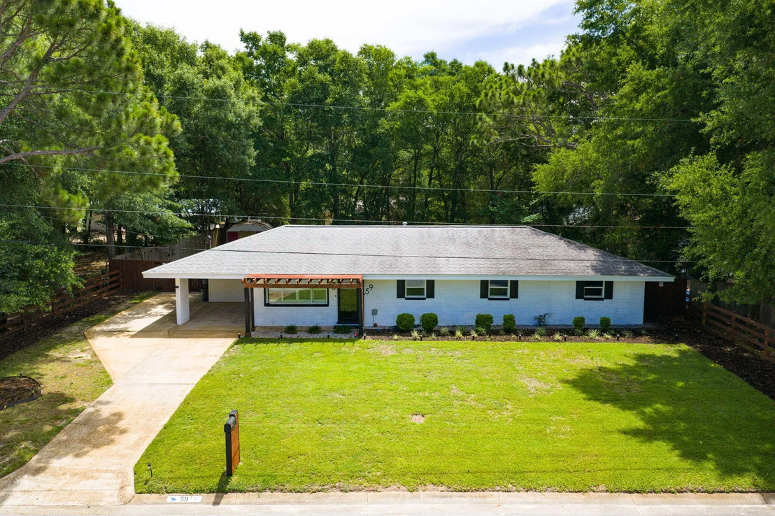 Photo of 59 NE Oregon Drive
