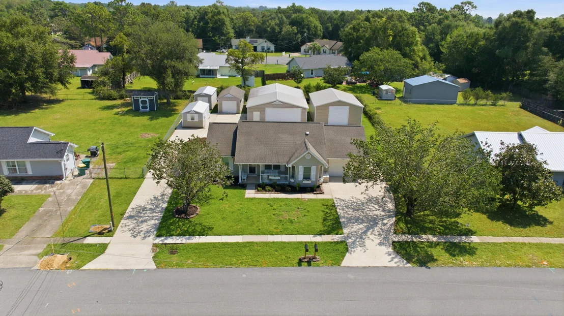 Photo of 220 W Walker Circle