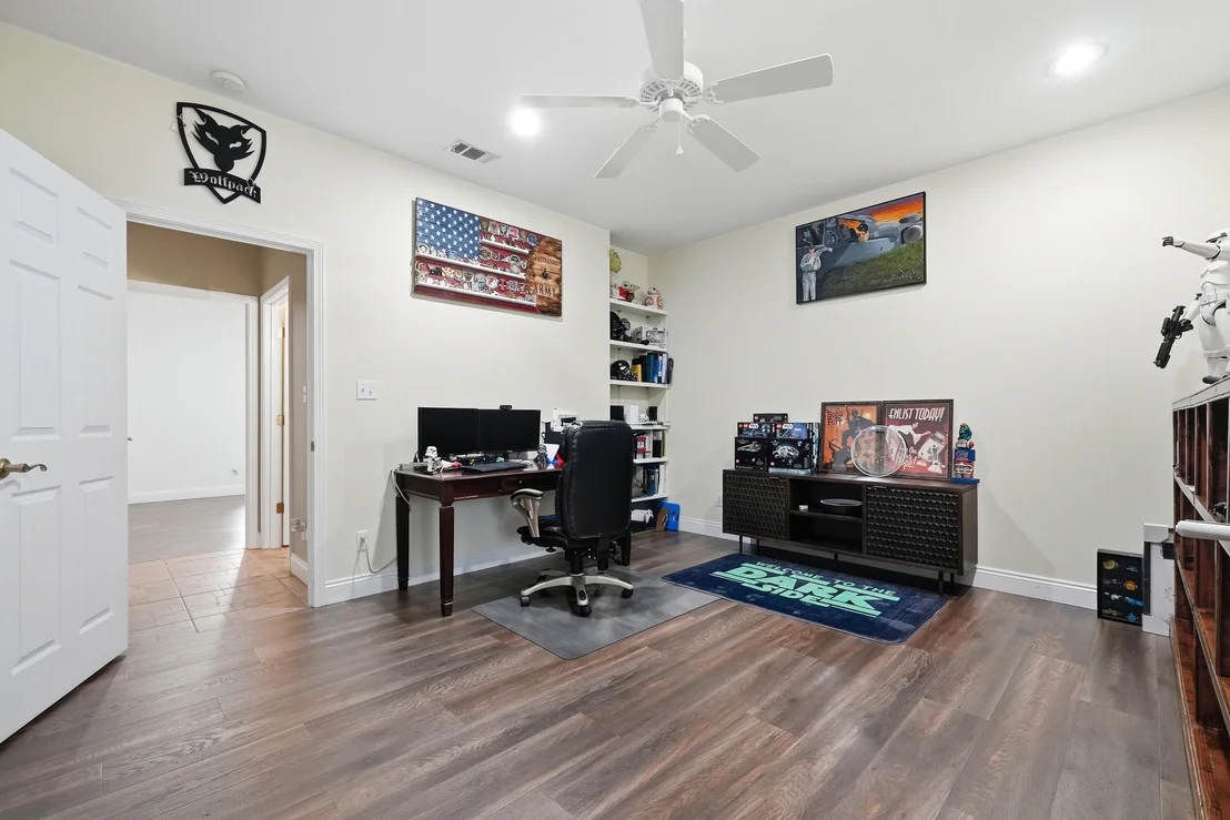 Photo of 4063 Lakeview Drive