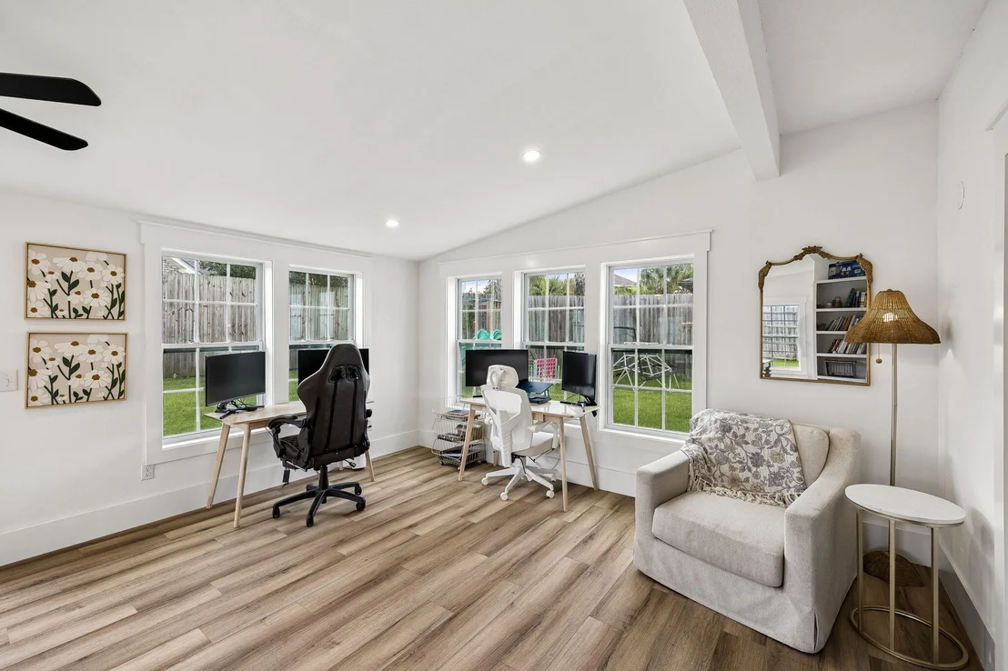 Photo of 1025 Forest Shore Drive