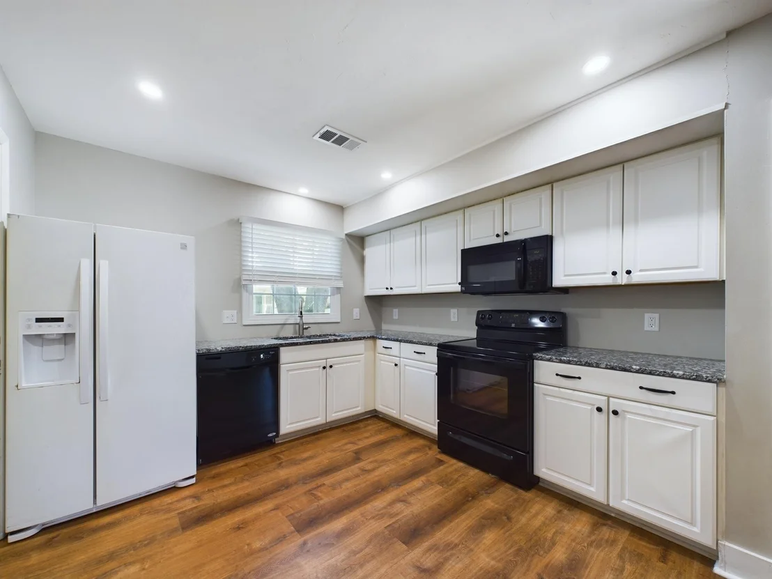 Photo of 1011 Julia Avenue