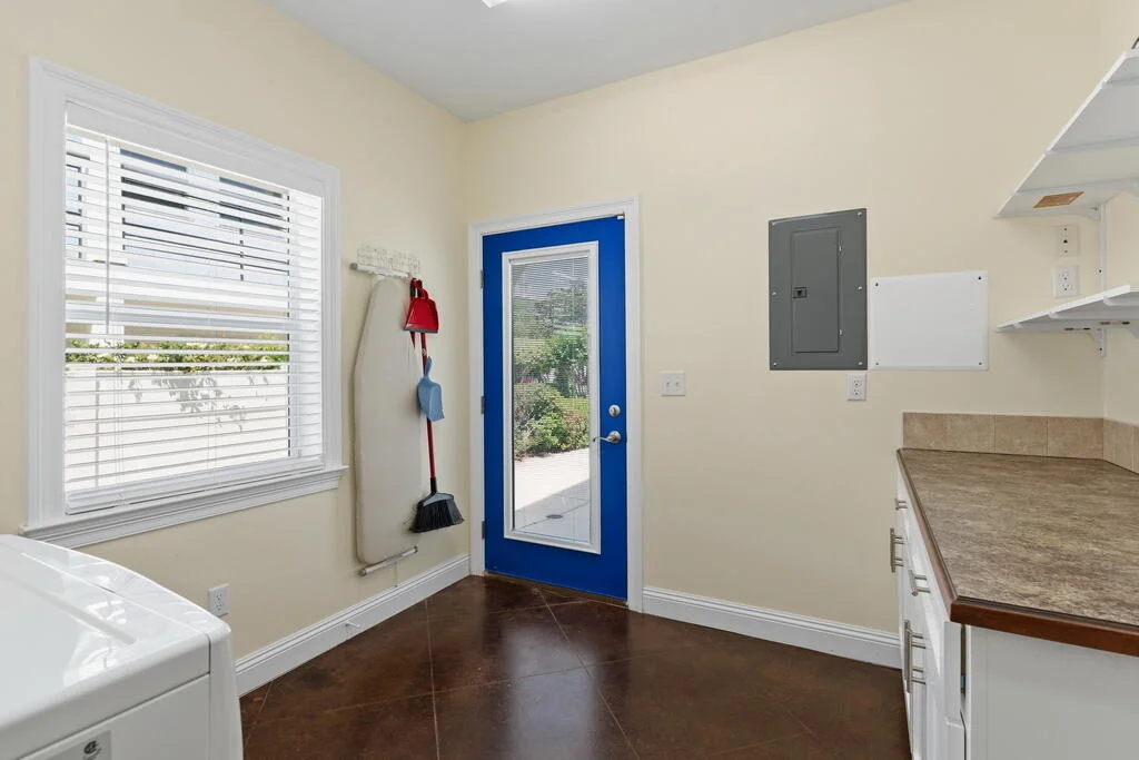 Photo of 64 DOLPHIN Street
