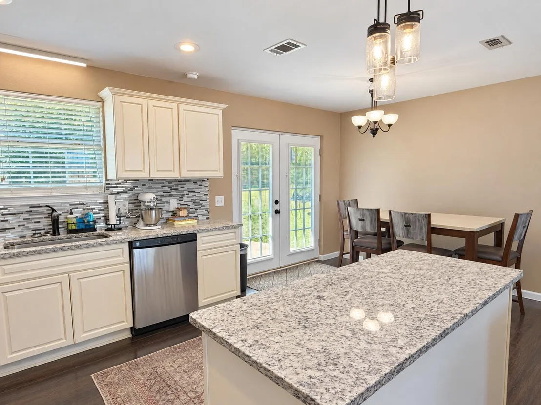 Photo of 3162 James Kennedy Road
