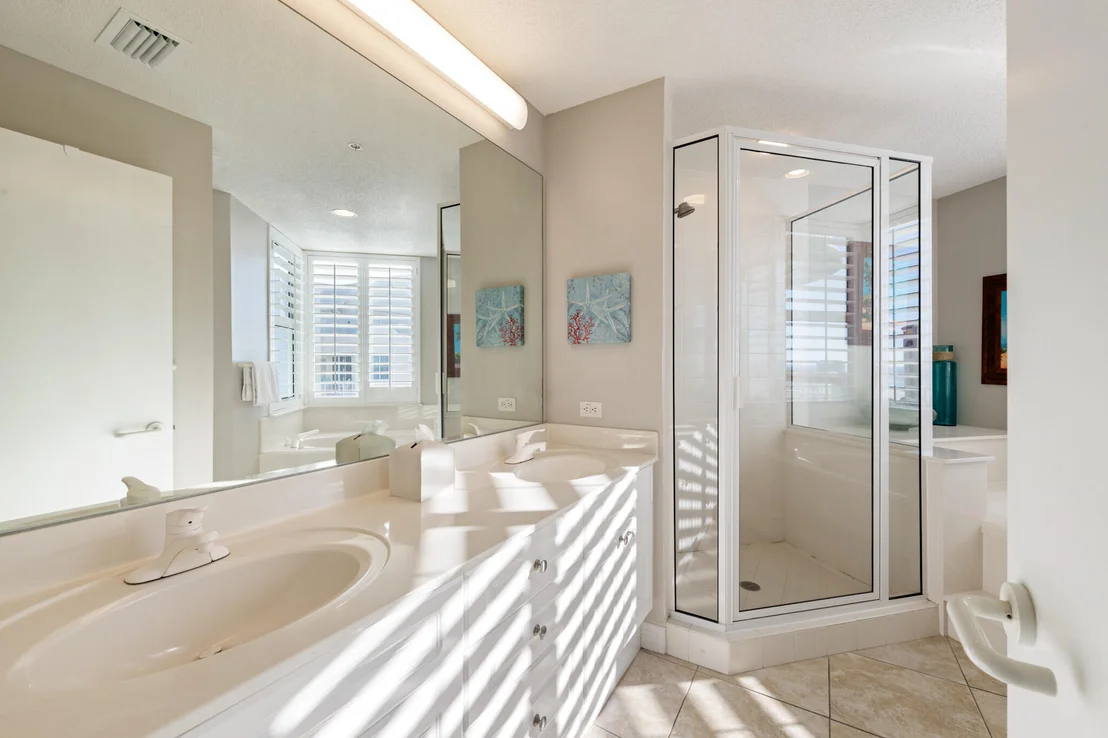 Photo of Unit PH2E at 8501 Gulf Boulevard