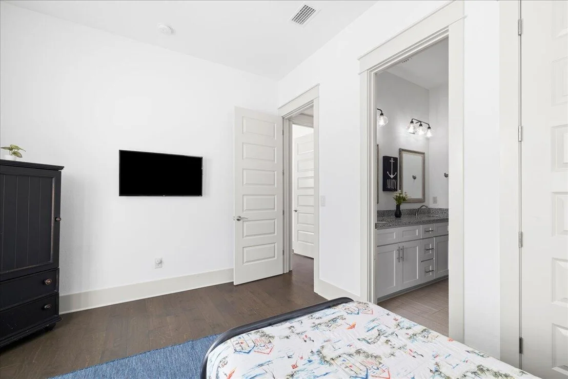Photo of 275 Gulfview Circle