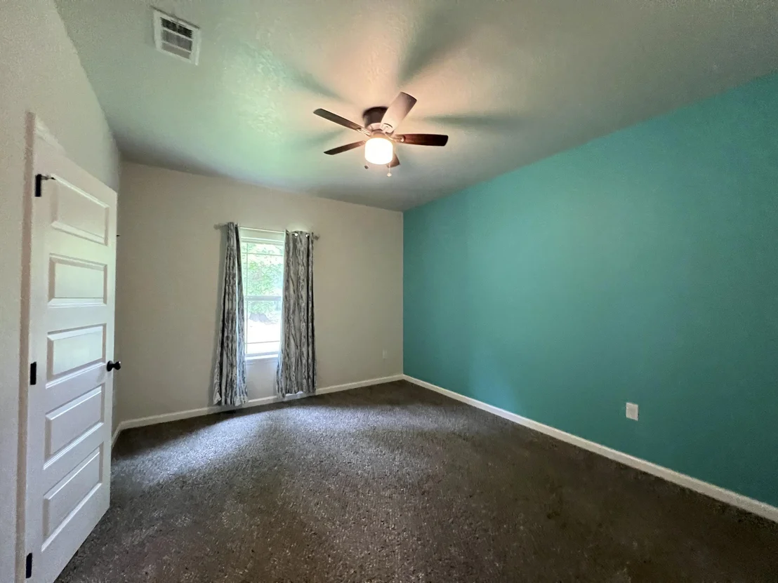Photo of 2619 Victoria Place