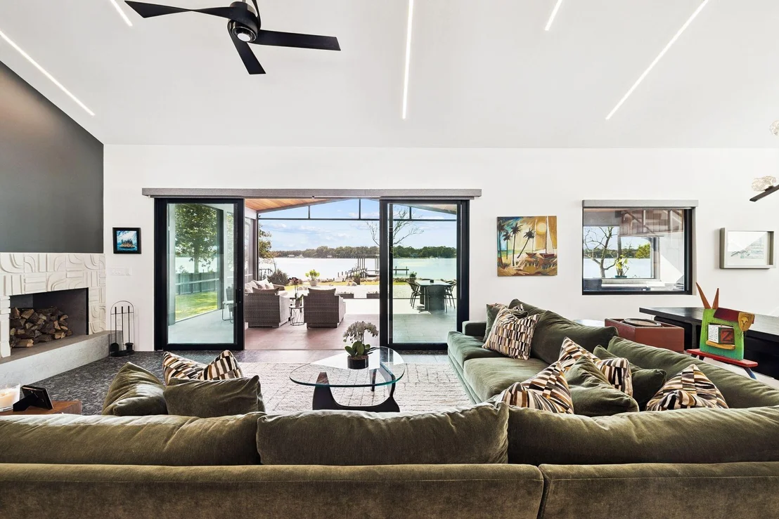 Photo of 1435 Bayshore Drive