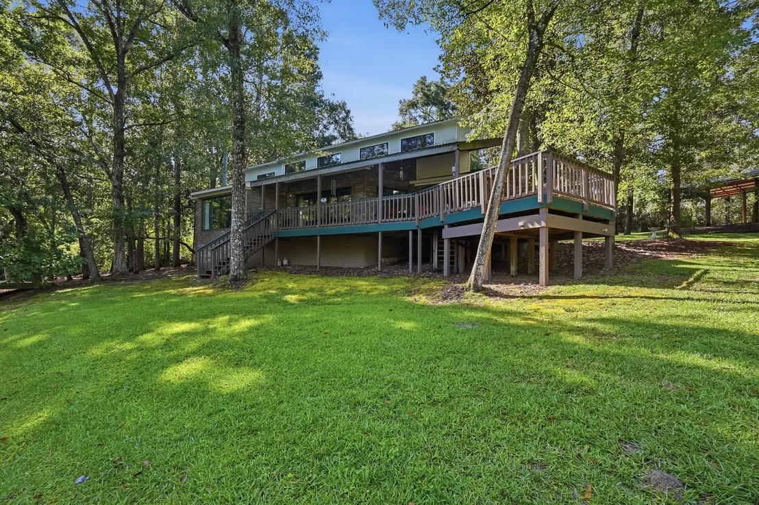 Photo of 5845 White Oak Drive