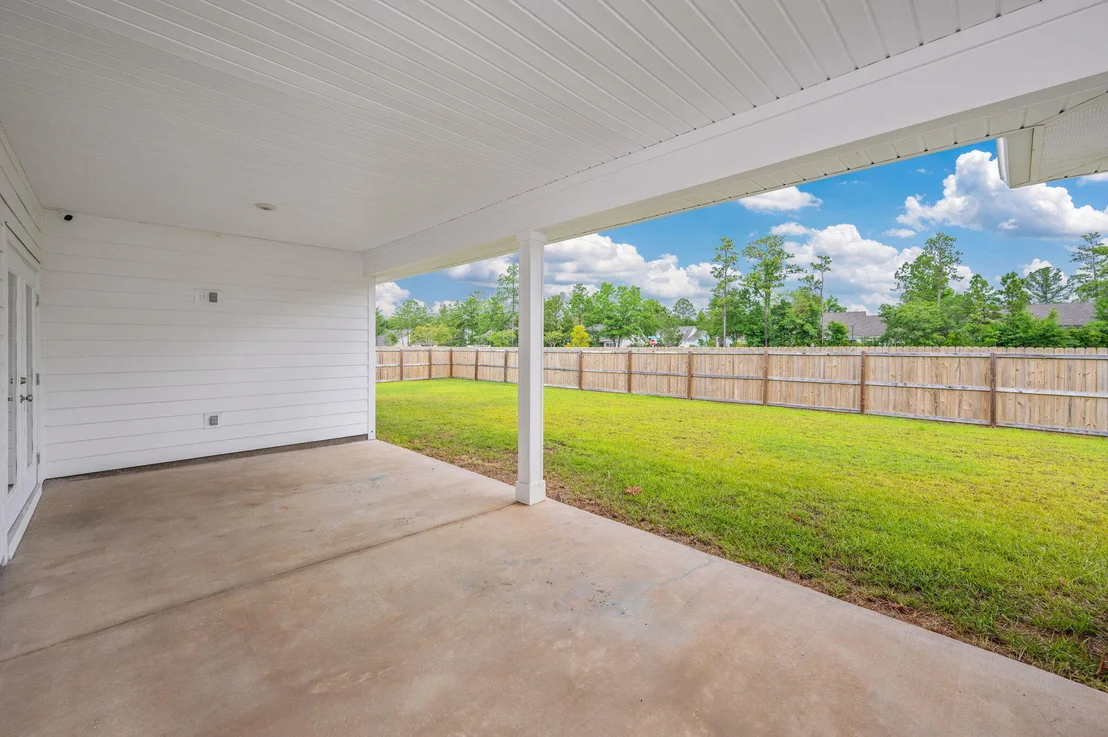 Photo of 15 E Oak Trees Lane