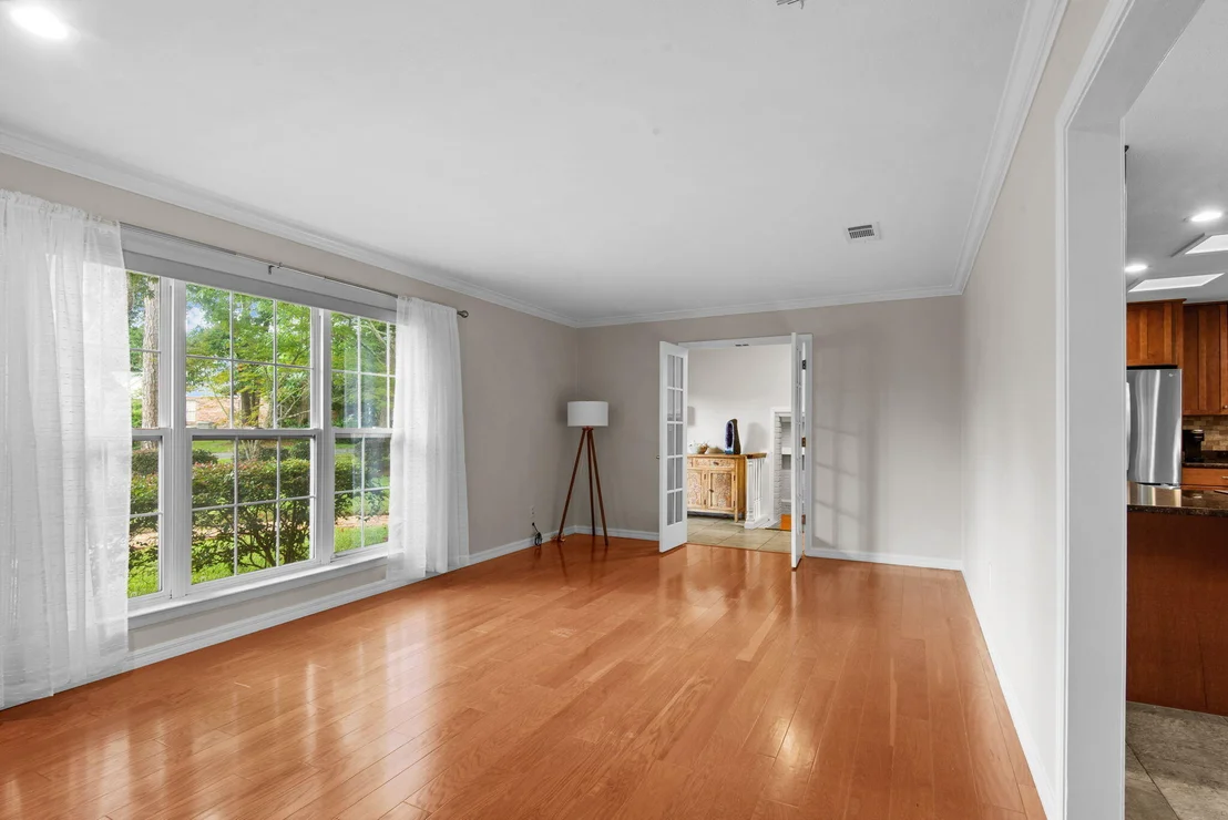Photo of 5 Maple Avenue
