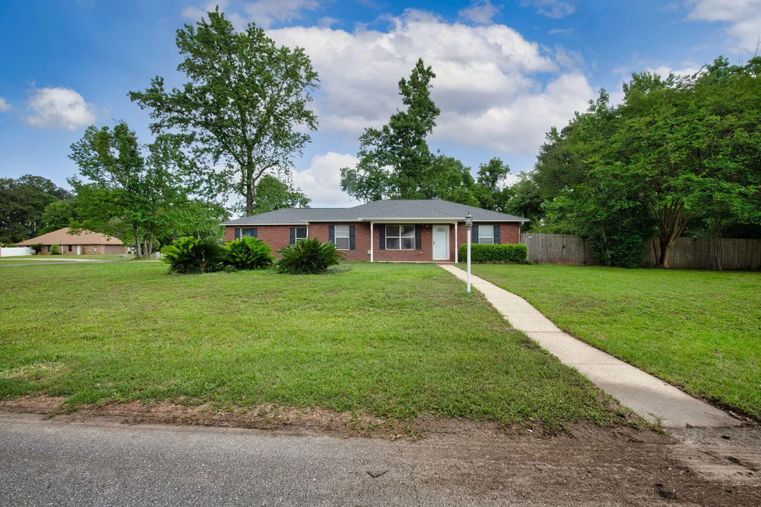 Photo of 121 Dogwood Lane