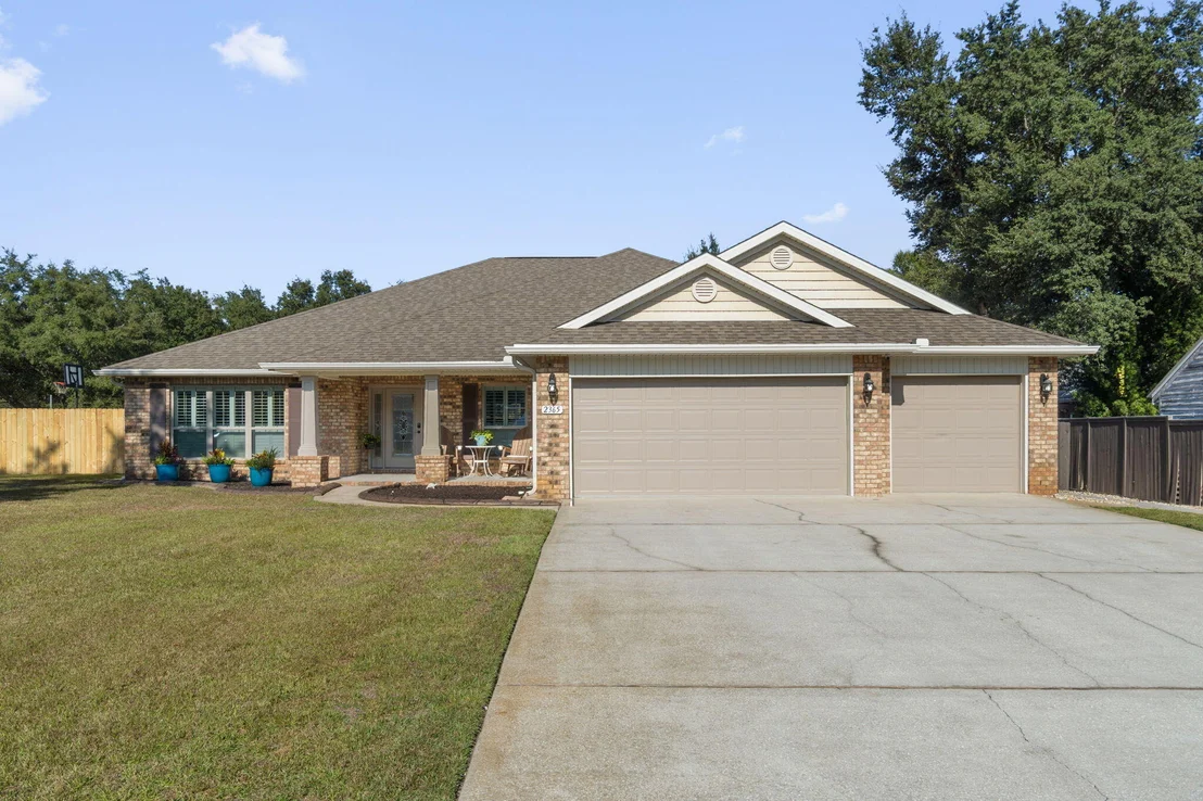 Photo of 2365 Crescent Road