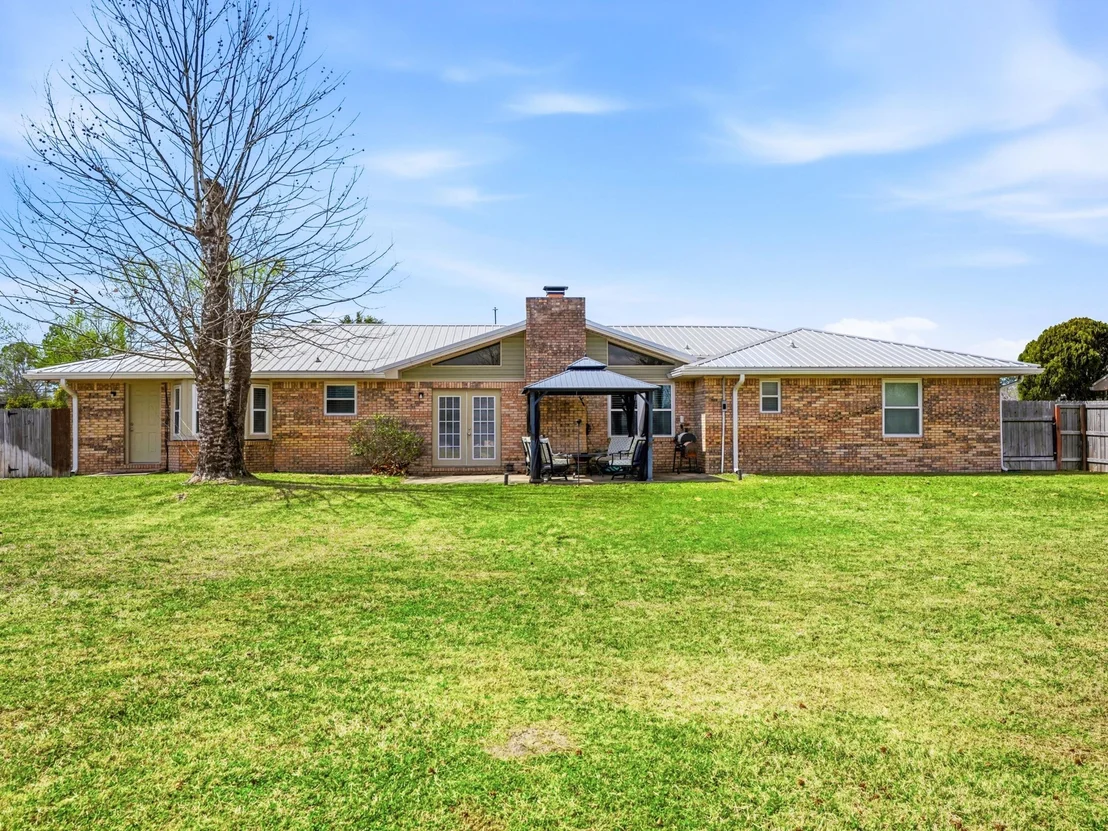 Photo of 4326 Pine Tree Lane