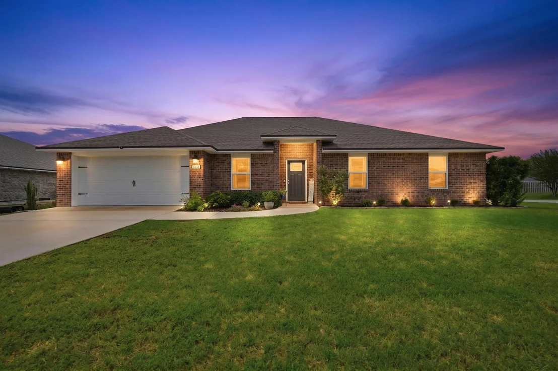 Photo of 5302 Moore Loop