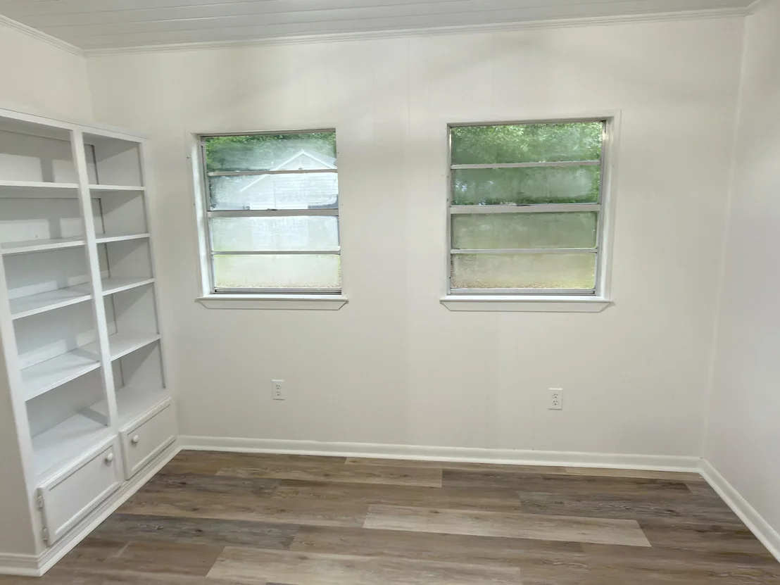 Photo of 215 E 3rd Avenue