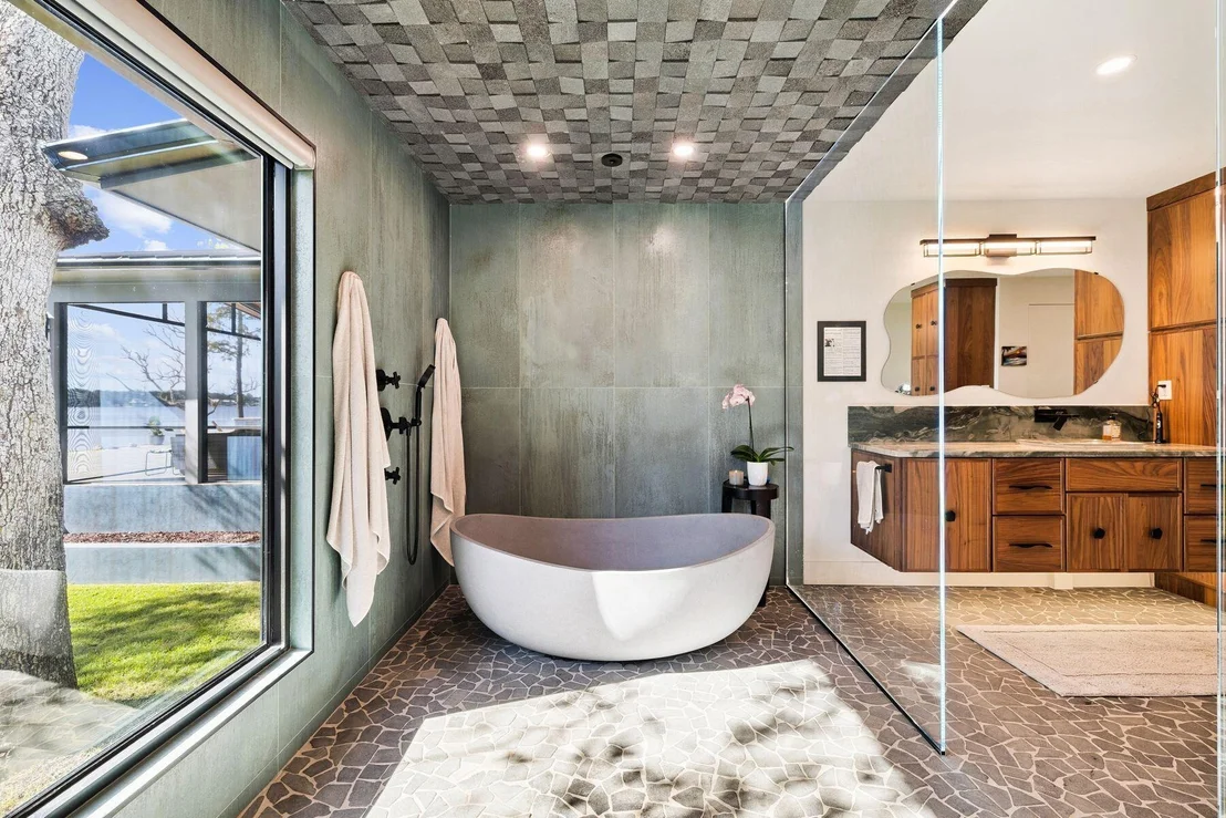Photo of 1435 Bayshore Drive