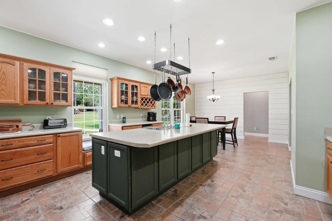 Photo of 4063 Lakeview Drive