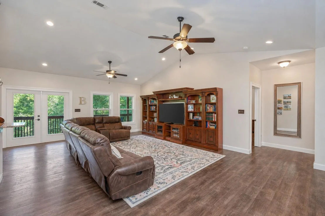 Photo of 1827 Waterway Drive
