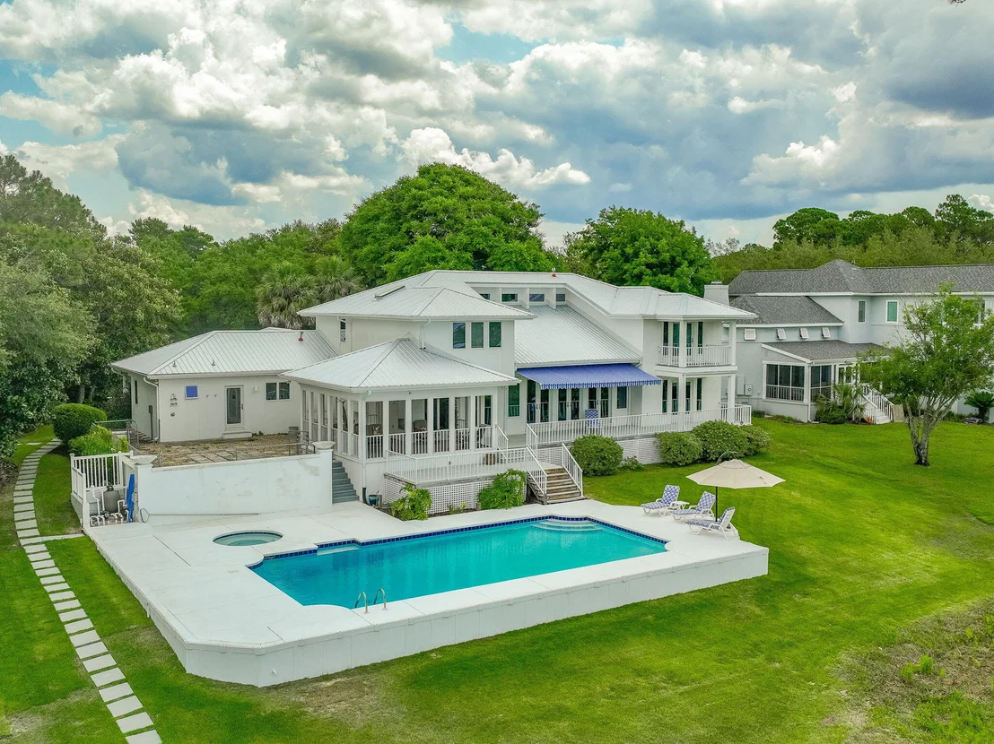 Photo of 458 Parish Boulevard