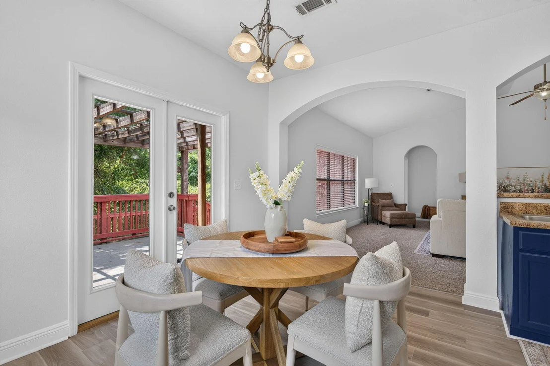 Photo of 143 Crab Apple Avenue