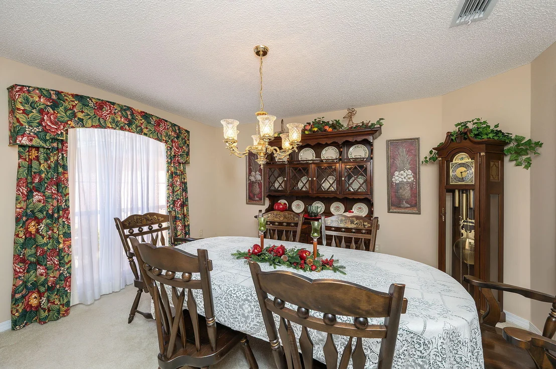 Photo of 5843 Saratoga Drive
